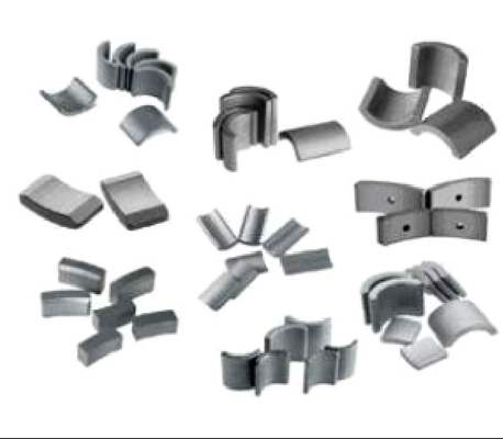 Mobil Pompa Arc Ferrite Magnet SrO 6Fe2O3 OEM Arc Segmen Magnet