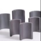 SrO 6Fe2O3 Keramik Ferit Magnet Motor Listrik Magnet Bentuk Ubin