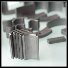 Magnet Segmen Ferit Penyeka Layar