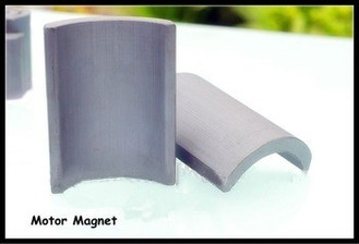 11 Tiang 18 Tiang ACG Ferrite Motor Magnet Jenis Ubin Hitam Abu-abu
